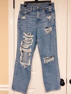 AE Highest Rise 90s Boyfriend Jeans Distressed Light Wash High Rise Baggy